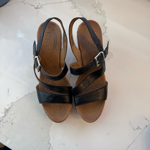 B.O.C. Black Leather Women's Wedge Heel Sandals Size 7 - Picture 1 of 7
